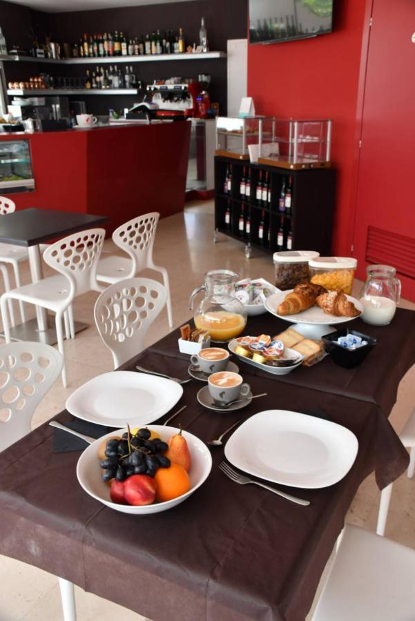 Aparthotel Alessandria Lignano Sabbiadoro Exterior photo