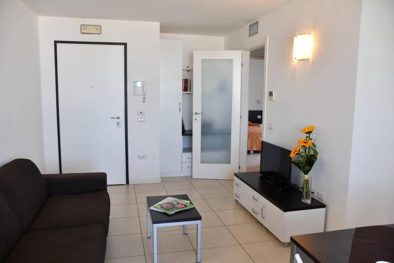 Aparthotel Alessandria Lignano Sabbiadoro Exterior photo