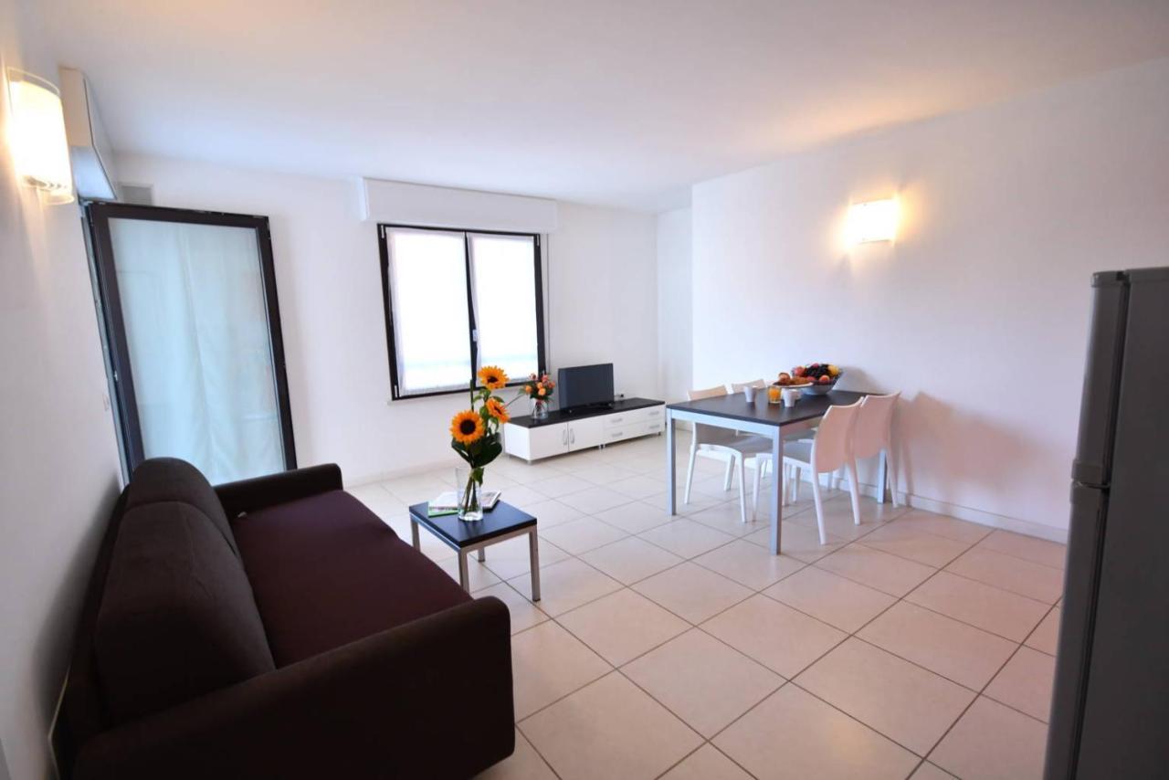 Aparthotel Alessandria Lignano Sabbiadoro Exterior photo